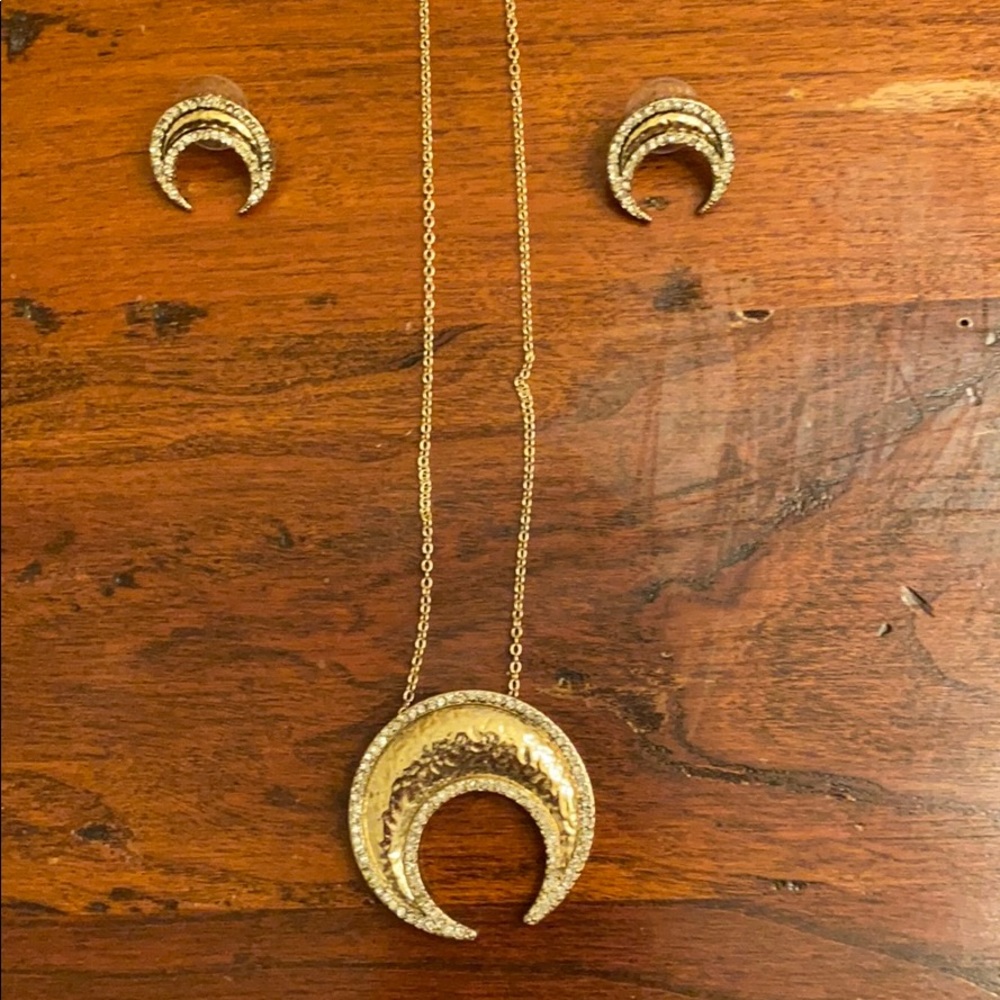 House of Harlow earrings and necklace